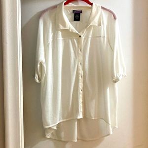 Love Your Style Sz 1X  High/Low Sheer Short sleeve Off White button down Top